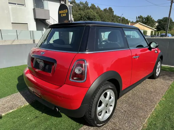 MINI 3 Portas 2010 - 5900 EUR, 200000 km - AUTO.MOTO.pt - 200000km - foto 9 de 51