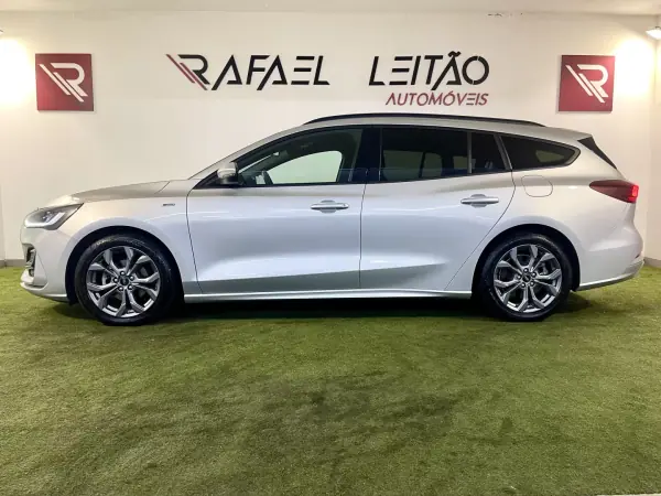 Ford Focus SW 2023 - 19450 EUR, 88000 km - AUTO.MOTO.pt - 88000km - foto 11 de 33