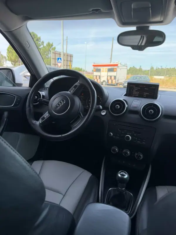 Audi A1 2012 - 10000 EUR, 252568 km - AUTO.MOTO.pt - 252568km - foto 16 de 17