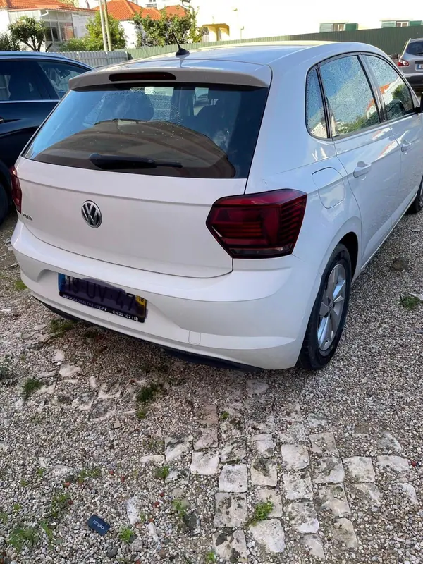 Volkswagen Polo 2018 - 10500 EUR, 85000 km - 85000km - foto 2 de 11