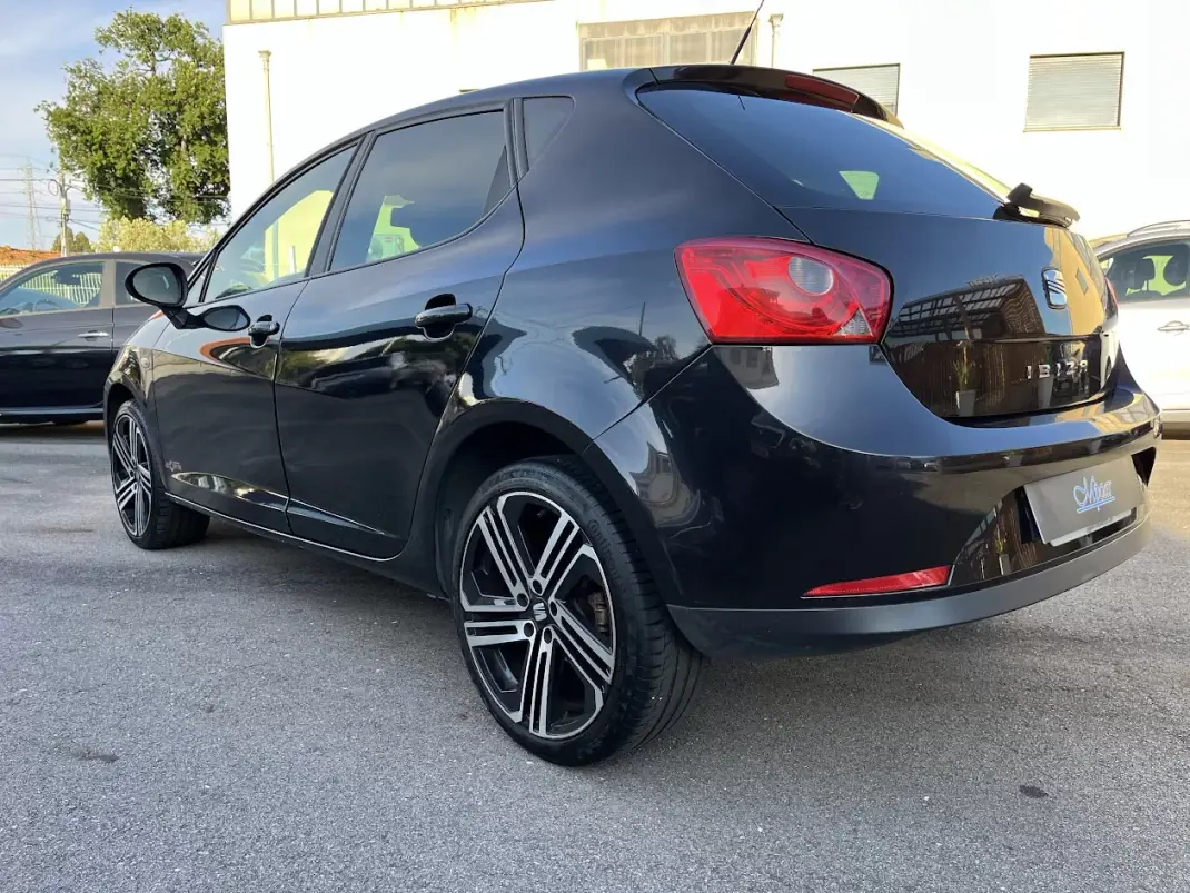 SEAT Ibiza 2011 - 6450 EUR, 240000 km - AUTO.MOTO.pt - 240000km - foto 44 de 45