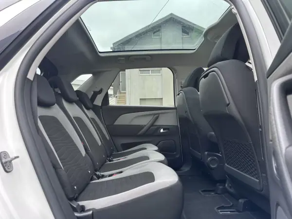 Citroën C4 Picasso 2015 - 9250 EUR, 160000 km - AUTO.MOTO.pt - 160000km - foto 55 de 68
