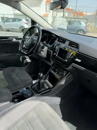 Volkswagen Touran 2016 - 18480 EUR, 119000 km - AUTO.MOTO.pt - 119000km - foto 2 de 4