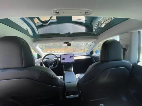 Tesla Model 3 2019 - 21900 EUR, 144900 km - AUTO.MOTO.pt - 144900km - foto 10 de 27