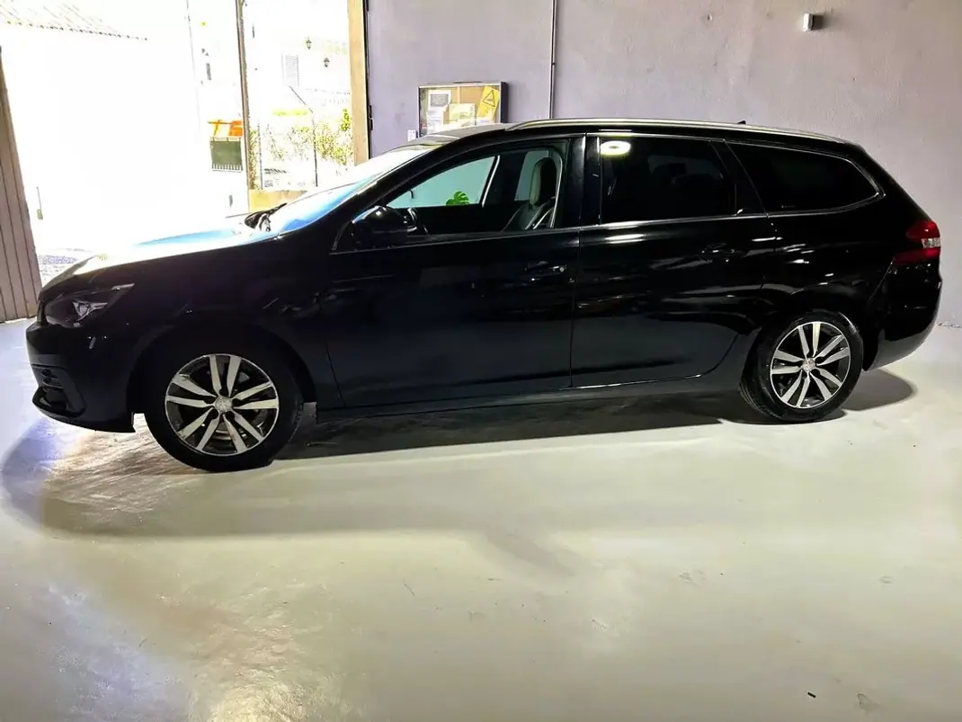 Peugeot 308 SW 2018 - 11500 EUR, 155853 km - AUTO.MOTO.pt - 155853km - foto 3 de 38