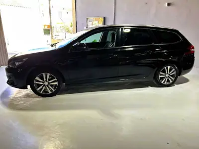 Peugeot 308 SW 2018 - 11500 EUR, 155853 km - AUTO.MOTO.pt - 155853km - foto 3 de 38