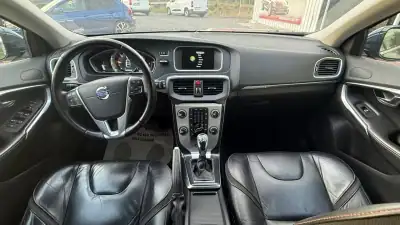 Volvo V40 Cross Country 2015 - 1 EUR, 185000 km - AUTO.MOTO.pt - 185000km - foto 16 de 26