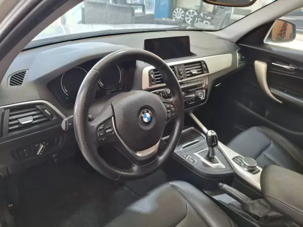 BMW 116 2017 - 16999 EUR, 108000 km - AUTO.MOTO.pt - 108000km - foto 10 de 16
