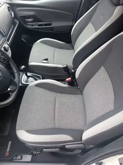 Toyota Yaris 2019 - 18750 EUR, 53000 km - AUTO.MOTO.pt - 53000km - foto 10 de 16