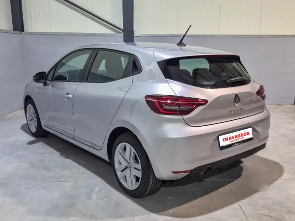 Renault Clio 2021 - 15500 EUR, 104300 km - AUTO.MOTO.pt - 104300km - foto 3 de 10