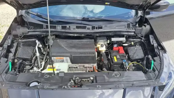 Nissan Leaf 2018 - 12890 EUR, 62000 km - AUTO.MOTO.pt - 62000km - foto 44 de 45