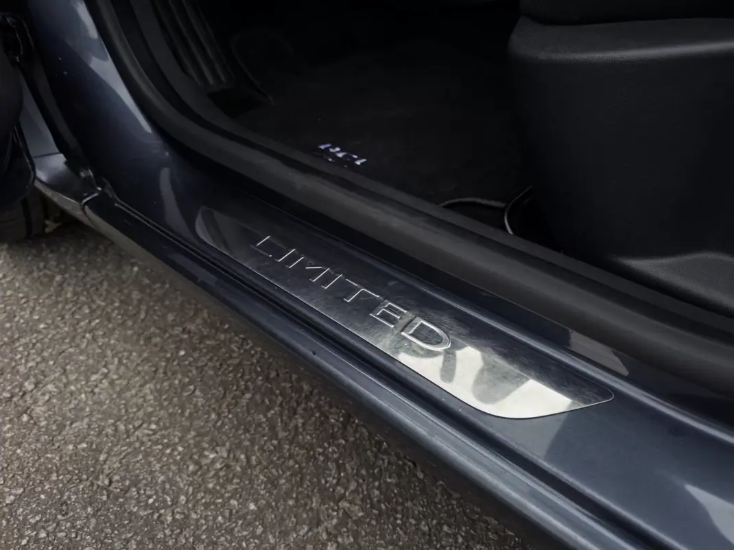 Renault Clio 2019 - 10990 EUR, 128000 km - AUTO.MOTO.pt - 128000km - foto 16 de 43