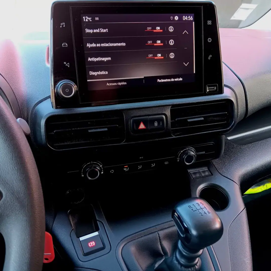 Opel COMBO 2022 - 15900 EUR, 82827 km - AUTO.MOTO.pt - 82827km - foto 16 de 20