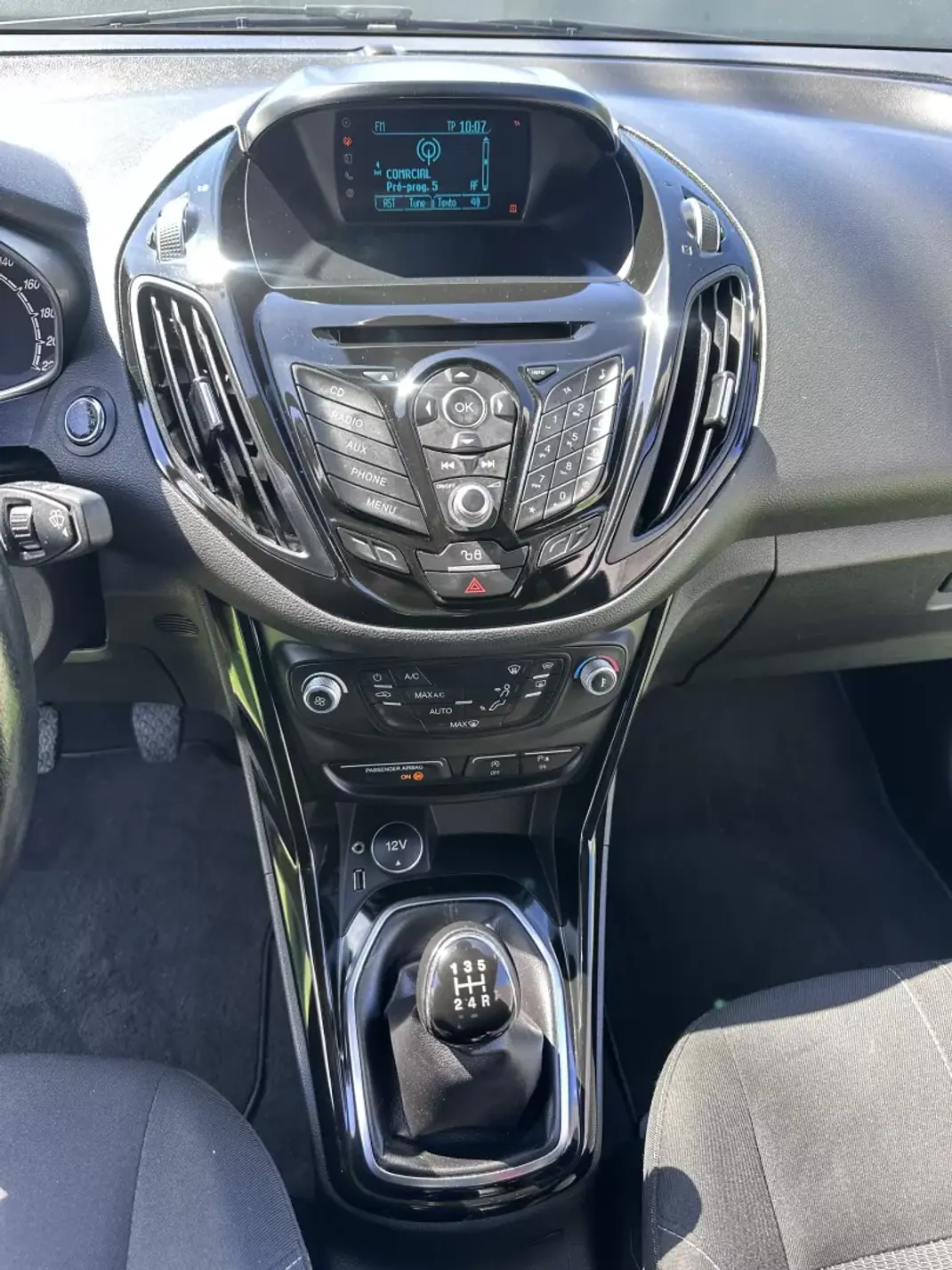 Ford B-Max 2017 - 9900 EUR, 130000 km - AUTO.MOTO.pt - 130000km - foto 40 de 53
