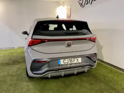 Cupra Born 2024 - 28450 EUR, 41000 km - AUTO.MOTO.pt - 41000km - foto 8 de 31
