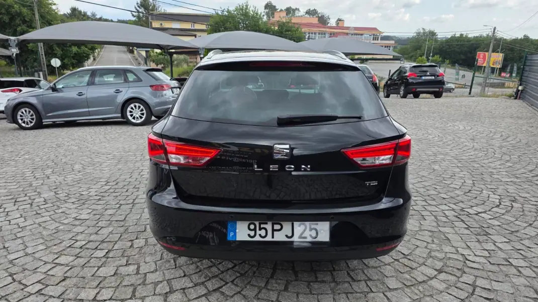 SEAT Leon ST 2015 - 13590 EUR, 95000 km - AUTO.MOTO.pt - 95000km - foto 5 de 23