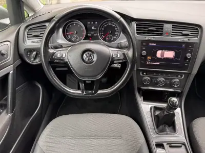 Volkswagen Golf 2017 - 14500 EUR, 123332 km - AUTO.MOTO.pt - 123332km - foto 9 de 26