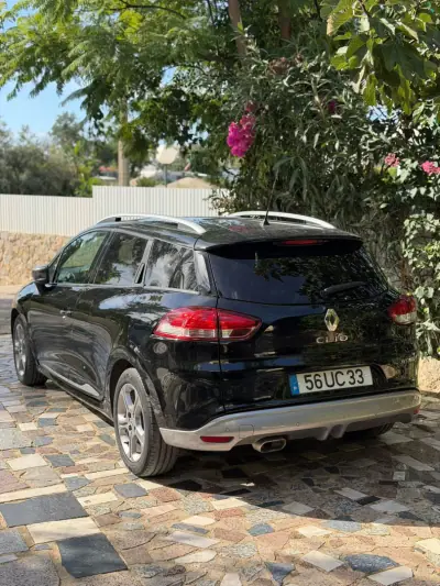 Renault Clio 2018 - 13900 EUR, 145107 km - AUTO.MOTO.pt - 145107km - foto 4 de 10