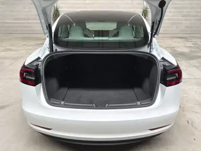 Tesla Model 3 2021 - 27950 EUR, 49088 km - AUTO.MOTO.pt - 49088km - foto 53 de 59