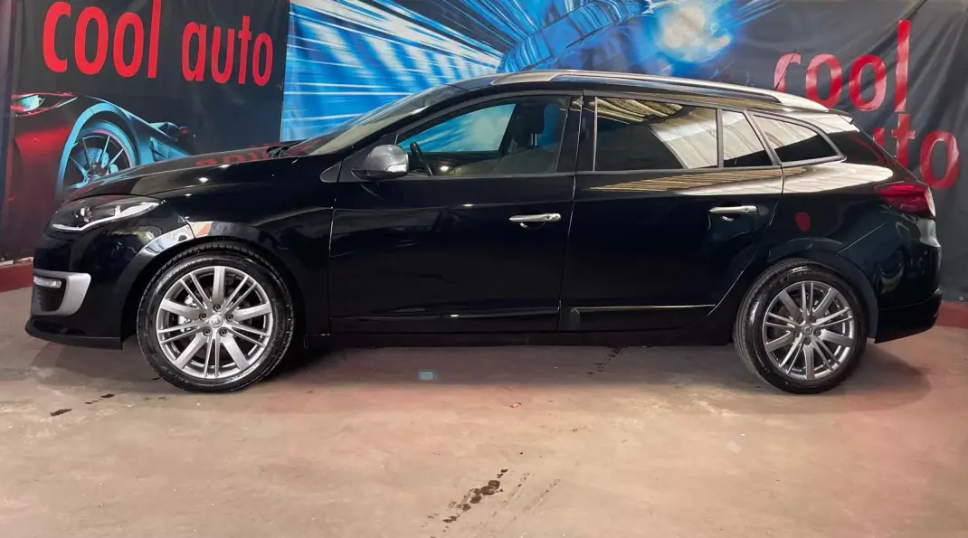 Renault Mégane Sport Tourer 2014 - 9999 EUR, 163000 km - AUTO.MOTO.pt - 163000km - foto 3 de 47