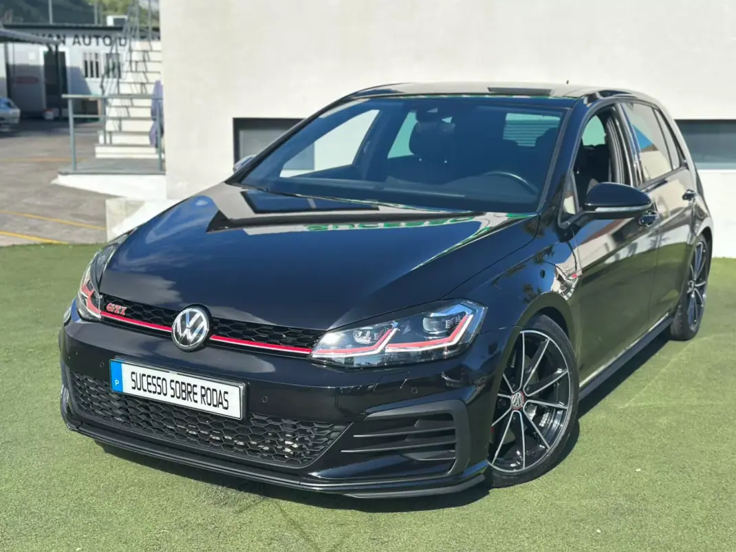Volkswagen Golf 2019 - 31700 EUR, 98053 km - AUTO.MOTO.pt - 98053km - foto 1 de 20