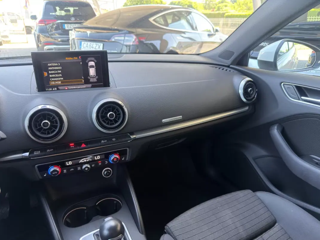 Audi A3 Sportback 2018 - 18500 EUR, 135000 km - AUTO.MOTO.pt - 135000km - foto 21 de 23