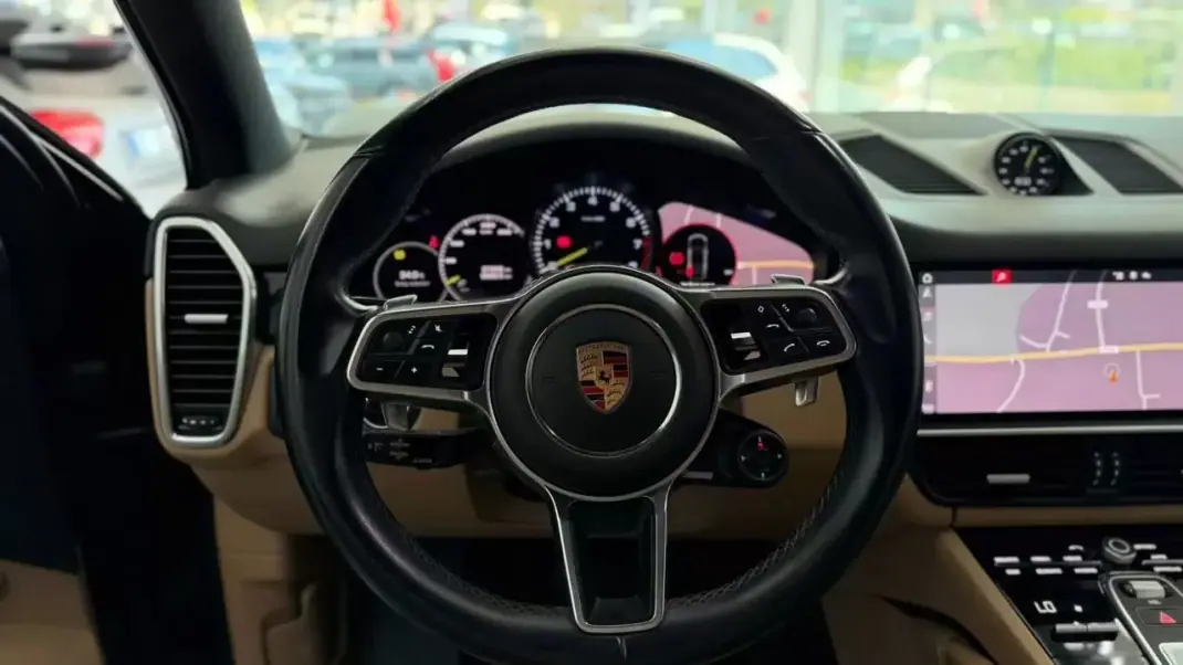 Porsche Cayenne 2019 - 59990 EUR, 87906 km - 87906km - foto 19 de 33