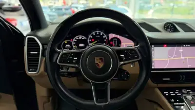 Porsche Cayenne 2019 - 59990 EUR, 87906 km - AUTO.MOTO.pt - 87906km - foto 19 de 33