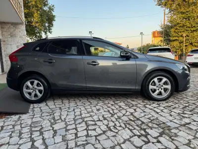 Volvo V40 Cross Country 2013 - 13500 EUR, 164000 km - AUTO.MOTO.pt - 164000km - foto 5 de 38