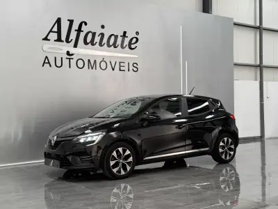 Renault Clio 2023 - 17990 EUR, 41700 km - AUTO.MOTO.pt - 41700km - foto 10 de 15