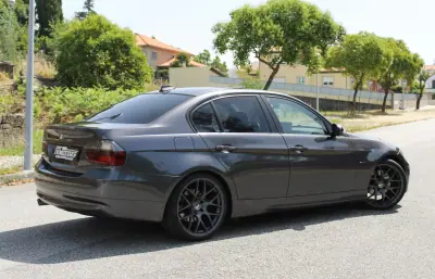 BMW 320 2008 - 8990 EUR, 338000 km - AUTO.MOTO.pt - 338000km - foto 6 de 35