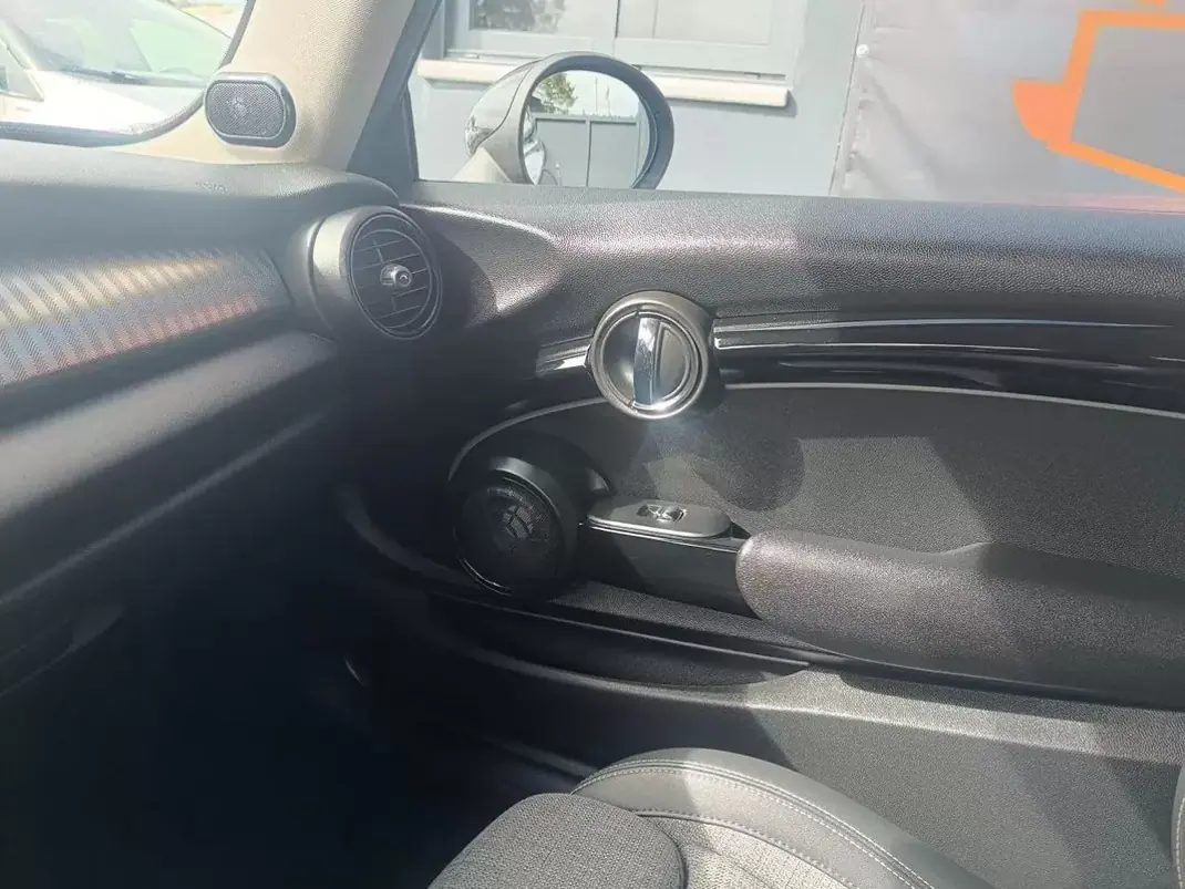 MINI 3 Portas 2016 - 16000 EUR, 232000 km - AUTO.MOTO.pt - 232000km - foto 33 de 46