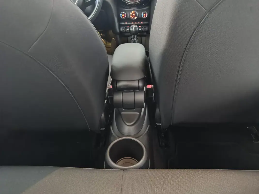 MINI Cooper 2019 - 16200 EUR, 80000 km - 80000km - foto 42 de 52