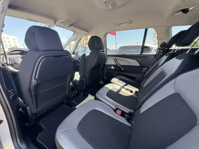 Citroën C4 Picasso 2015 - 14500 EUR, 138345 km - AUTO.MOTO.pt - 138345km - foto 22 de 39