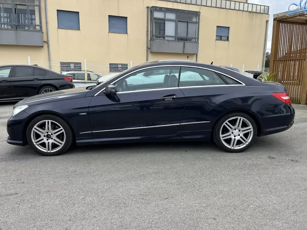 Mercedes-Benz E 250 2010 - 15950 EUR, 324000 km - AUTO.MOTO.pt - 324000km - foto 8 de 28