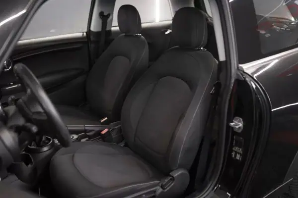 MINI Cooper 2015 - 13490 EUR, 158429 km - AUTO.MOTO.pt - 158429km - foto 7 de 21