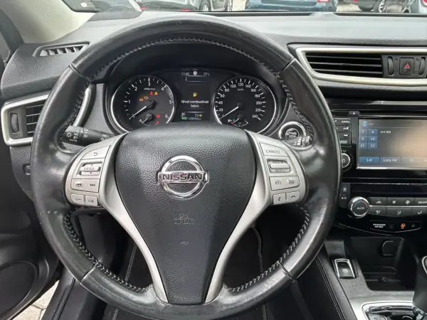 Nissan Qashqai 2015 - 16500 EUR, 120056 km - AUTO.MOTO.pt - 120056km - foto 13 de 22