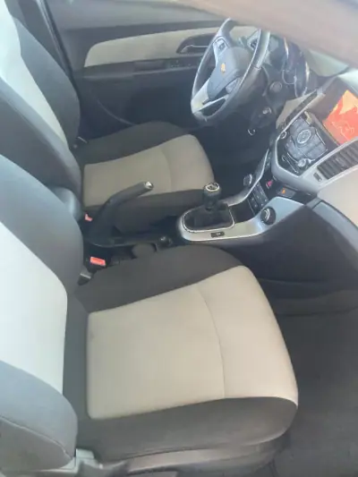 Chevrolet Cruze 2011 - 7300 EUR, 144700 km - AUTO.MOTO.pt - 144700km - foto 15 de 19