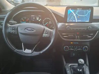 Ford Focus 2019 - 12800 EUR, 154109 km - foto 6 de 19