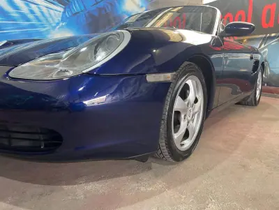 Porsche Boxster 2002 - 22999 EUR, 121000 km - AUTO.MOTO.pt - 121000km - foto 26 de 50