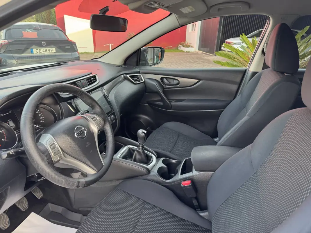 Nissan Qashqai 2015 - 11500 EUR, 258000 km - AUTO.MOTO.pt - 258000km - foto 14 de 36