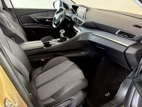 Peugeot 3008 2017 - 18500 EUR, 155000 km - AUTO.MOTO.pt - 155000km - foto 29 de 112