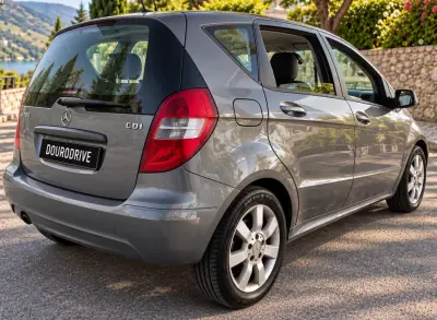 Mercedes-Benz A 180 2010 - 7950 EUR, 155000 km - foto 4 de 7