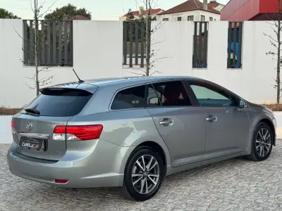 Toyota Avensis SW 2011 - 10750 EUR, 190000 km - AUTO.MOTO.pt - 190000km - foto 7 de 27