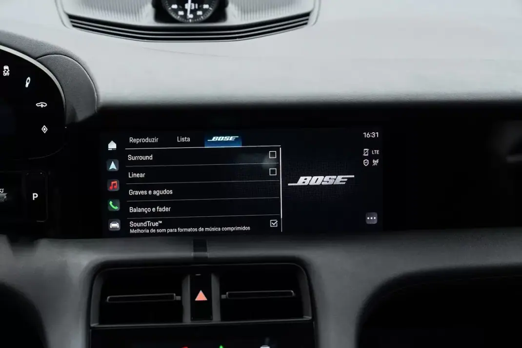 Porsche Taycan 2024 - 84950 EUR, 8000 km - AUTO.MOTO.pt - 8000km - foto 39 de 58