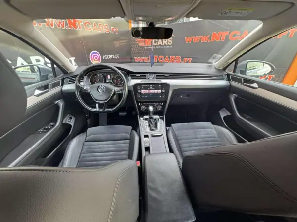 Volkswagen Passat Variant 2019 - 16900 EUR, 258985 km - AUTO.MOTO.pt - 258985km - foto 22 de 27