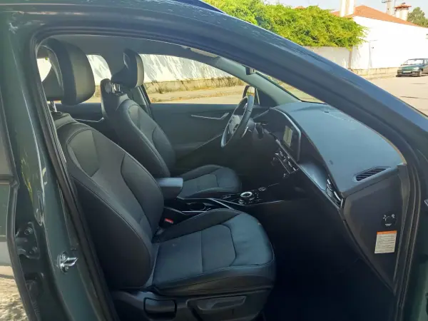 Kia e-Niro 2024 - 27990 EUR, 77660 km - AUTO.MOTO.pt - 77660km - foto 12 de 19