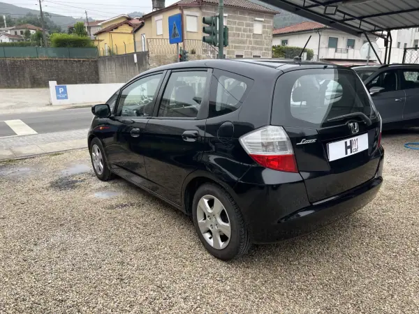Honda Jazz 2008 - 4765 EUR, 235500 km - AUTO.MOTO.pt - 235500km - foto 6 de 15