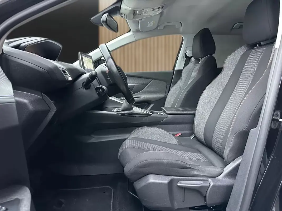 Peugeot 3008 2016 - 13800 EUR, 207000 km - AUTO.MOTO.pt - 207000km - foto 10 de 16