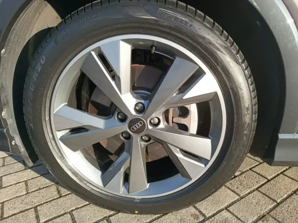 Audi Q4 e-tron 2023 - 36500 EUR, 36000 km - AUTO.MOTO.pt - 36000km - foto 10 de 18